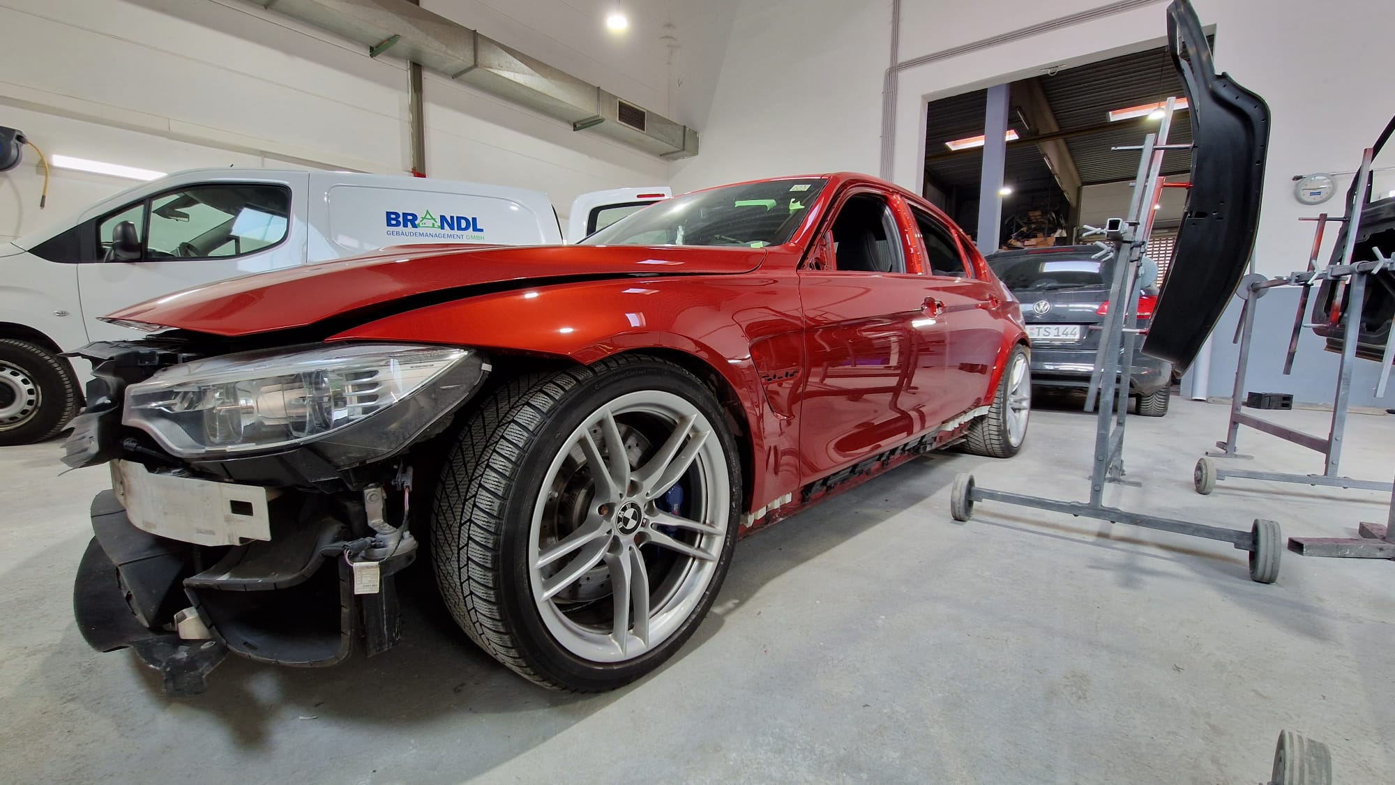 Autolackiererei Berlin - Buse Lack & Karosserie Gmbh Autolackiererei und Kfz-Werkstatt München - Lackiererei